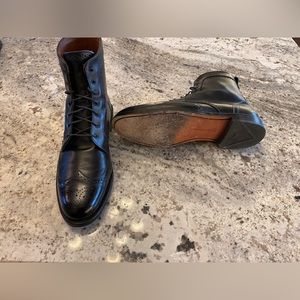 Allen Edmonds Dalton Wingtip Black Dress Boots in Size 10.5D.